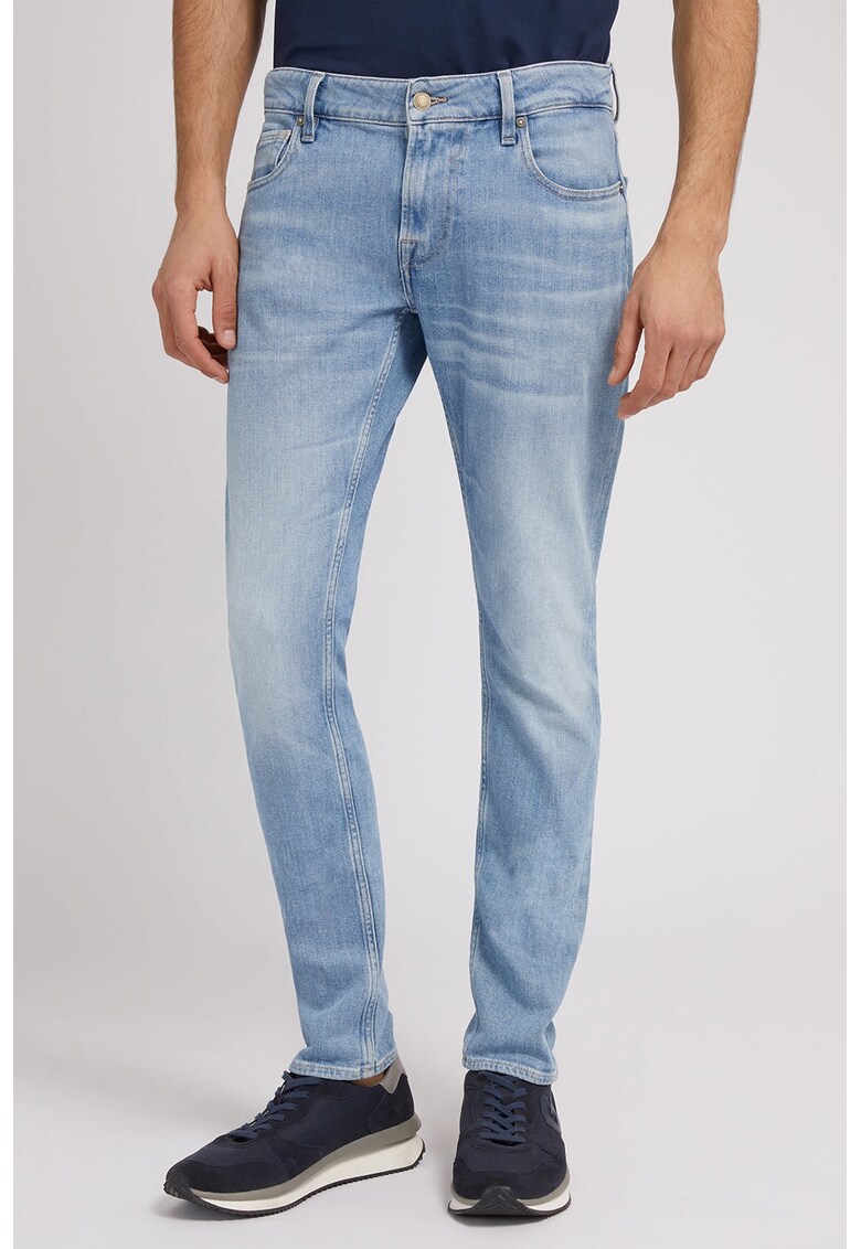 GUESS JEANS Дънки по тялото Miami със захабен ефект за Мъже GUESS JEANS Дънки по тялото Miami със захабен ефект за Мъже