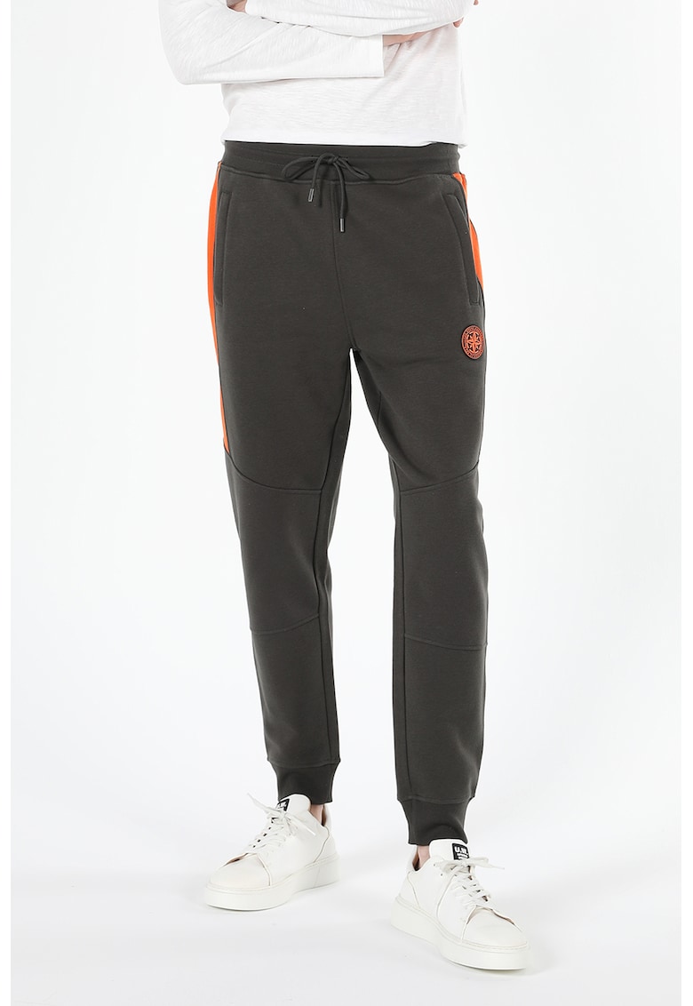 Pantaloni sport cu snur in talie