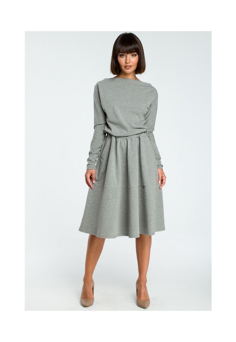 Rochie evazata cu maneci lungi -