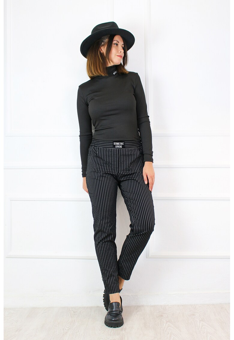 Pantaloni cu model in dungi si talie elastica
