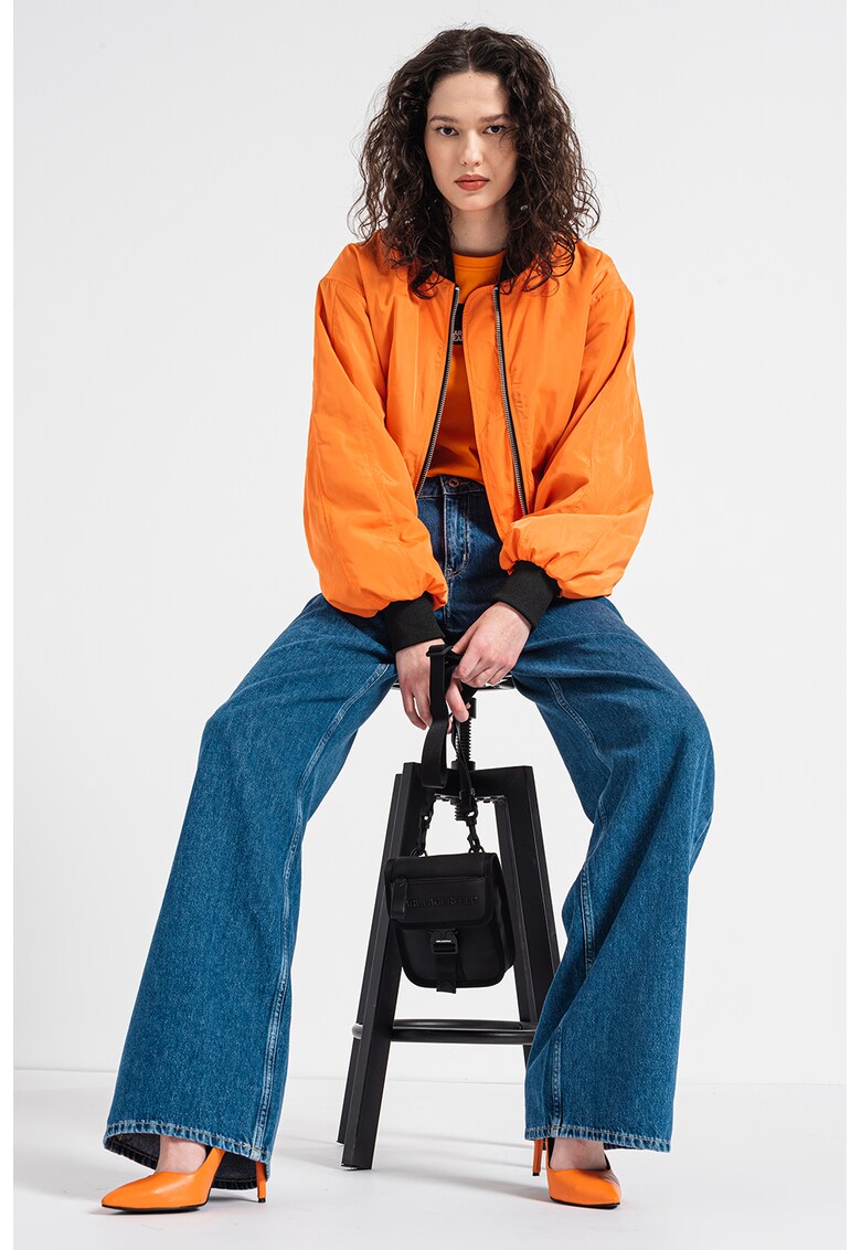 KARL LAGERFELD JEANS Късо яке бомбър за Жени KARL LAGERFELD JEANS Късо яке бомбър за Жени