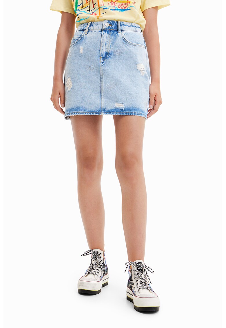 Fusta de denim cu detalii deteriorate