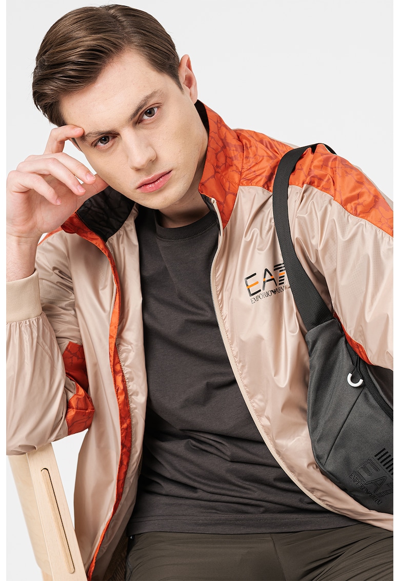 Jacheta cu fermoar si model colorblock