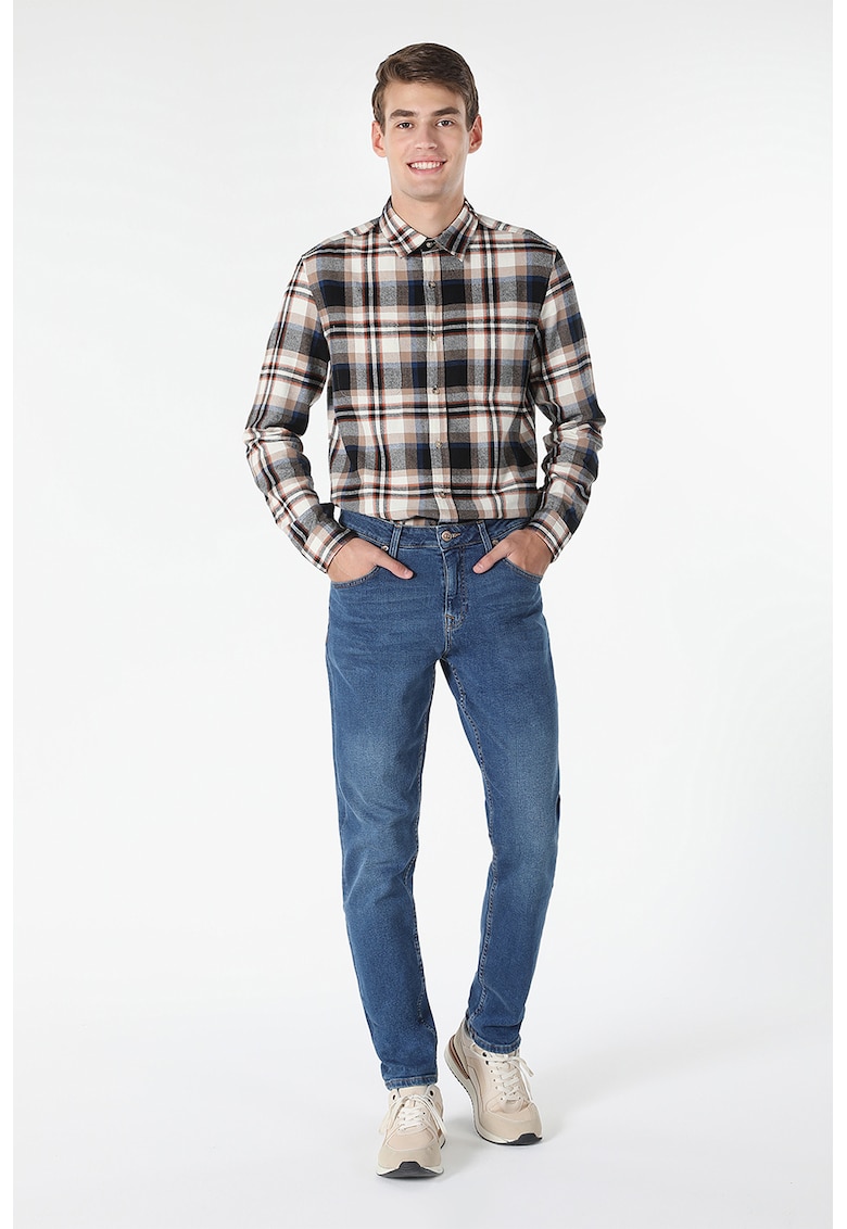Camasa cu model in carouri si buzunare pe piept Camasa cu model in carouri si buzunare pe piept