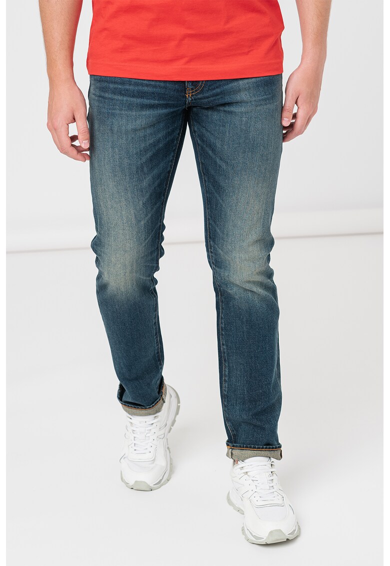 ARMANI EXCHANGE Дънки по тялото със захабен ефект за Мъже ARMANI EXCHANGE Дънки по тялото със захабен ефект за Мъже