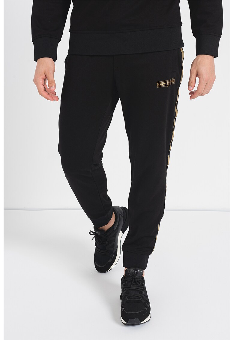 ARMANI EXCHANGE Спортен панталон с контрасти за Мъже ARMANI EXCHANGE Спортен панталон с контрасти за Мъже