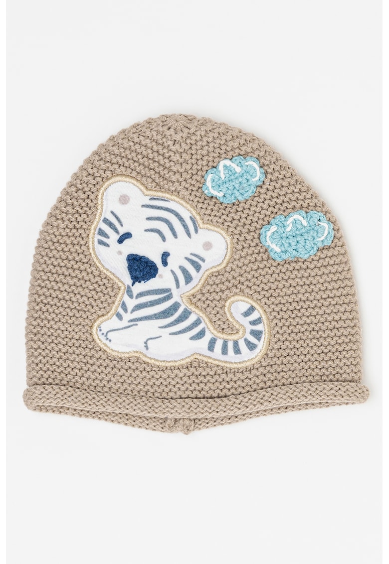 Caciula tricotata cu aplicatii