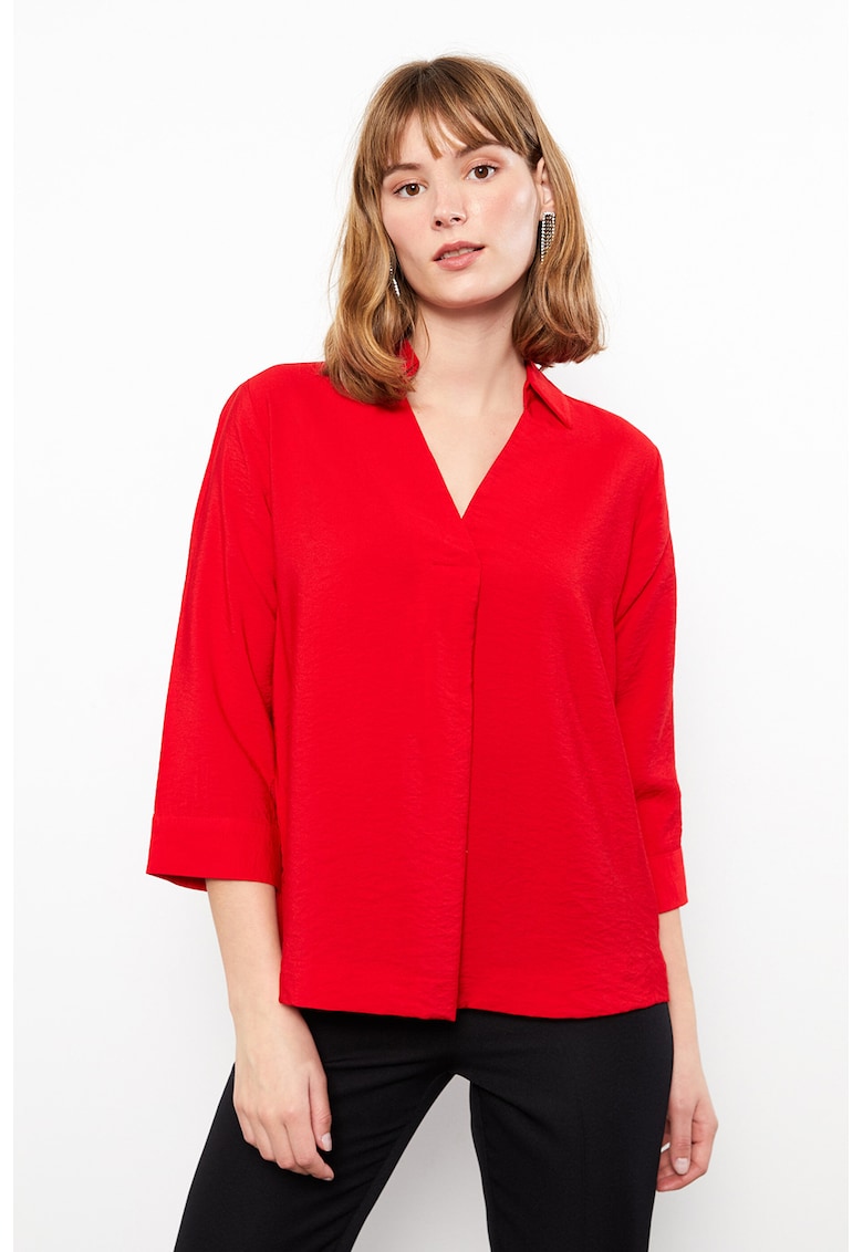 Bluza cu guler ascutit
