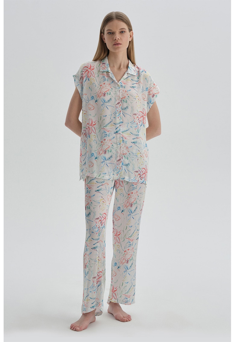 Pijama cu decolteu in V si model floral