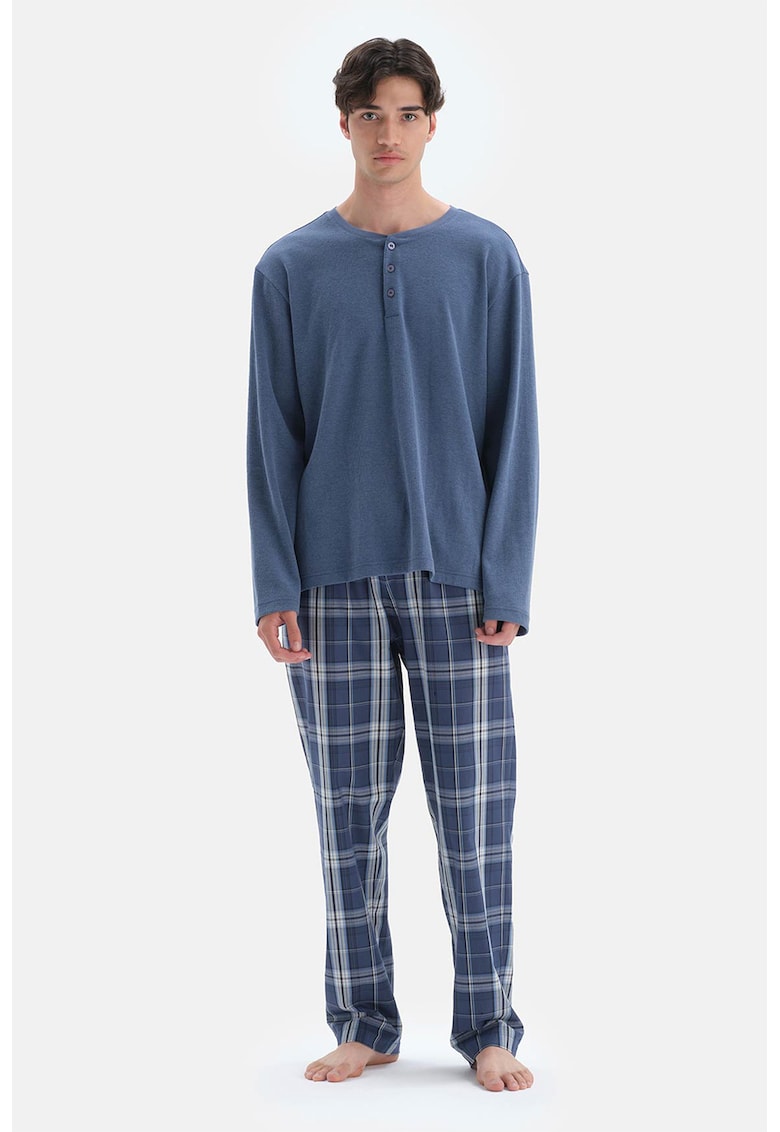 Dagi Pijama cu pantaloni lungi si model in carouri