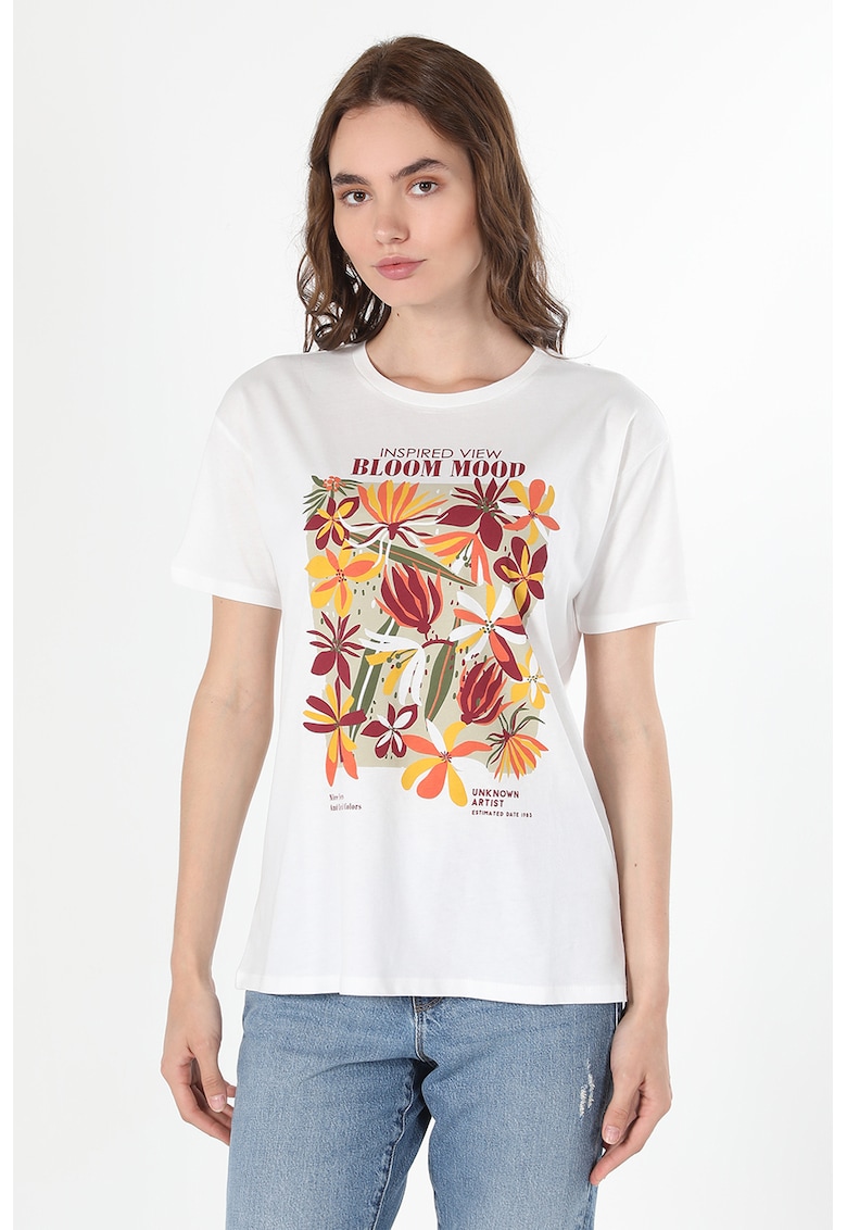 Tricou cu decolteu la baza gatului si imprimeu floral