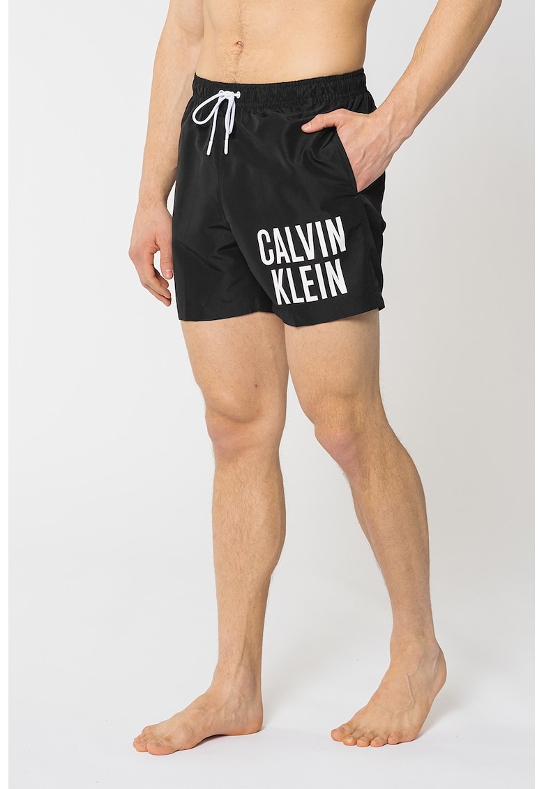 Pantaloni scurti de baie cu imprimeu logo si snur in talie