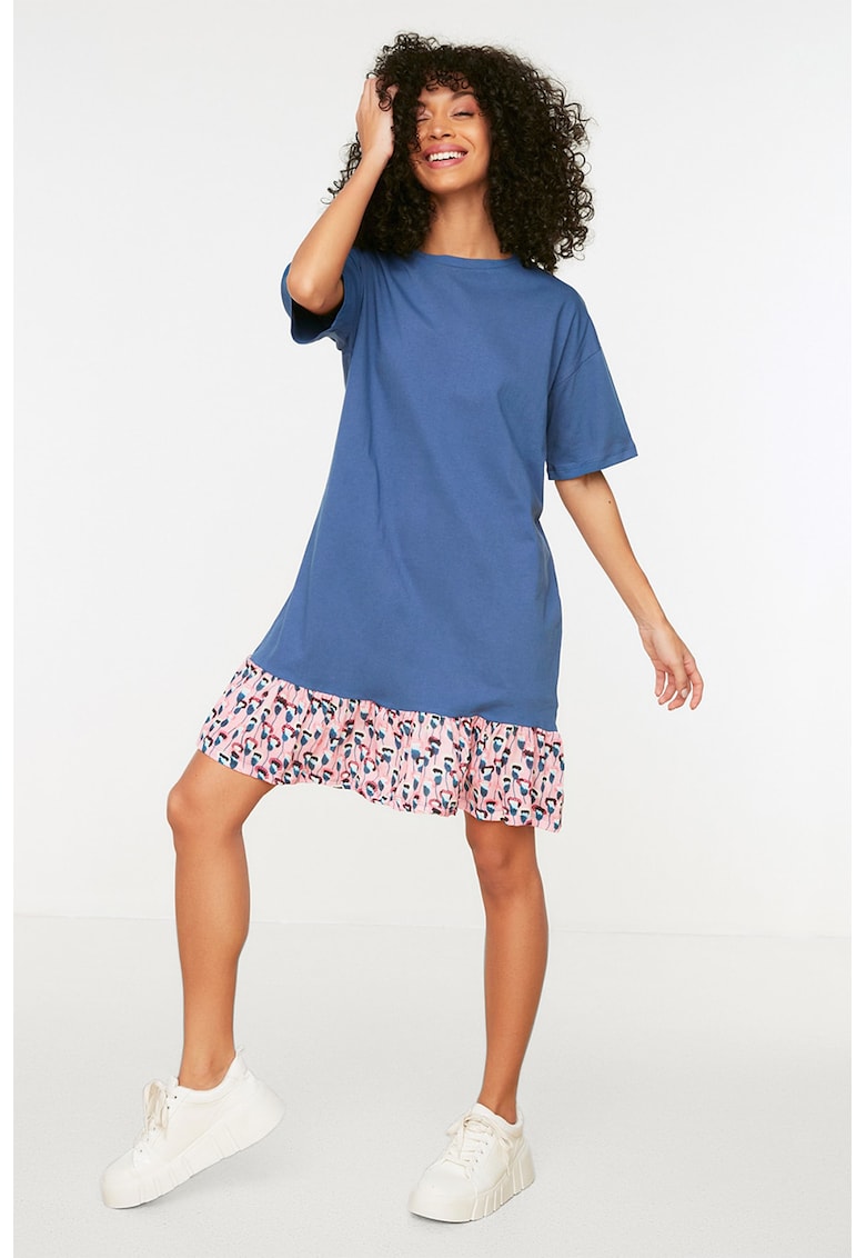 Rochie-tricou cu terminatie contrastanta