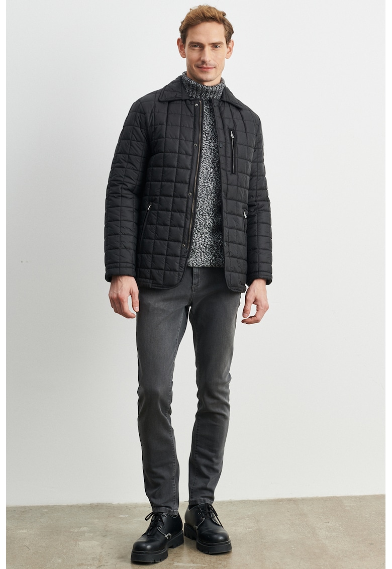 Geaca usoara cu guler ascutit