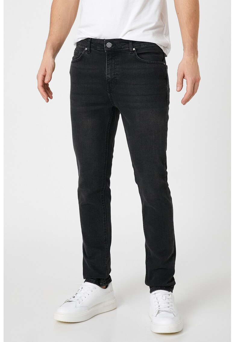 Blugi slim fit uni