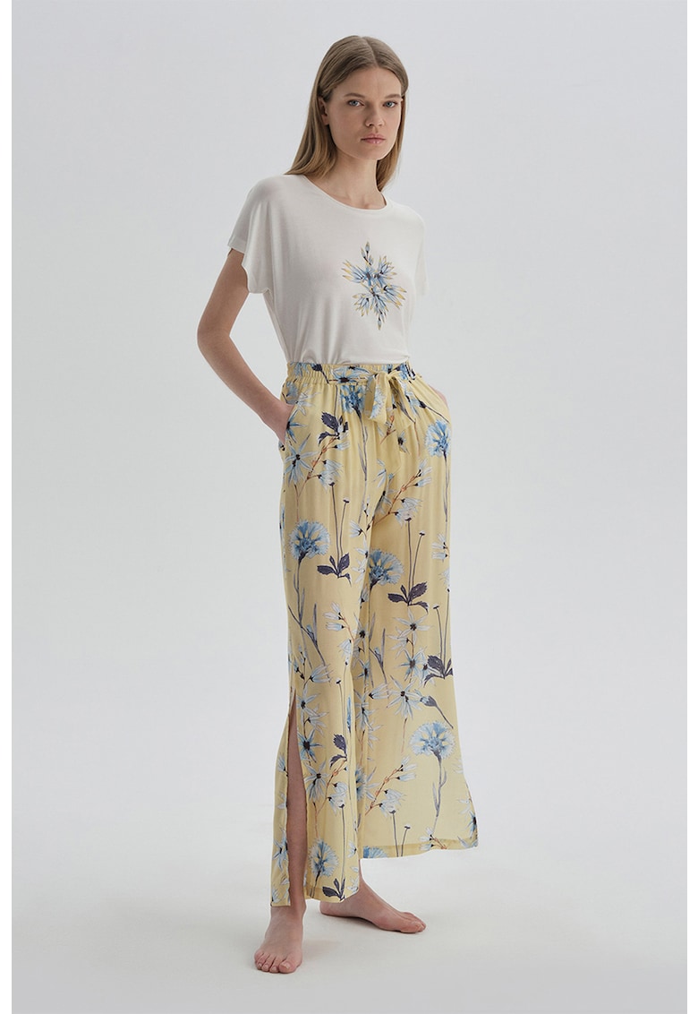 Pantaloni de pijama cu model floral si slituri laterale