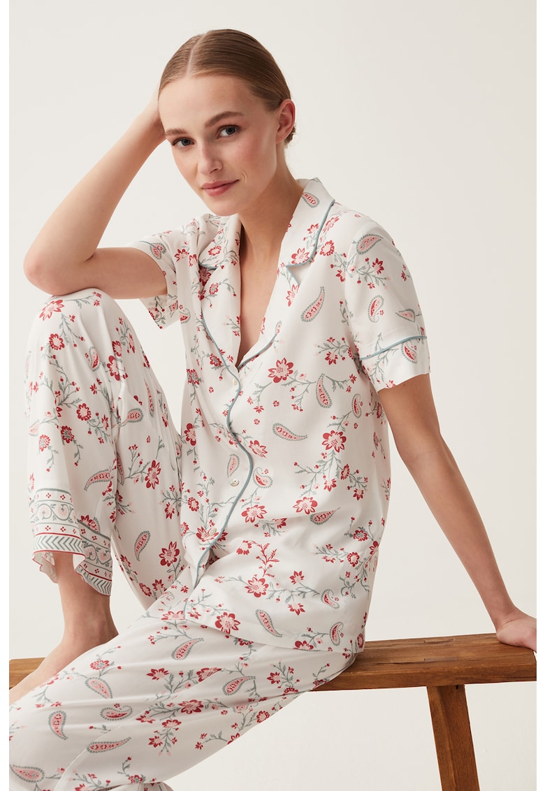  Pijama cu nasturi si model floral 