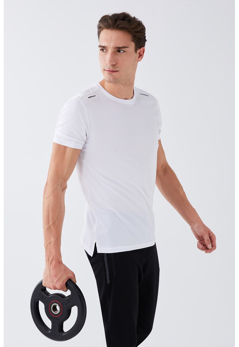 Tricou cu decolteu la baza gatului si aspect texturat