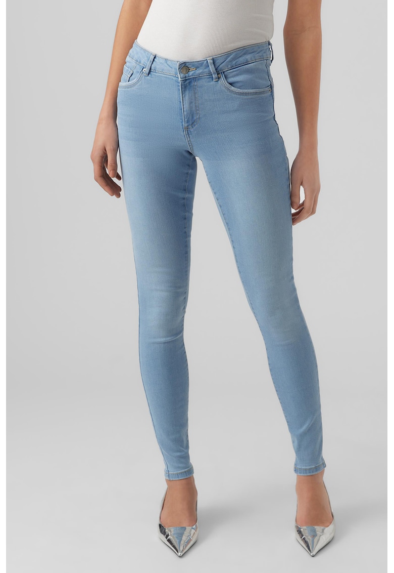 Blugi slim fit cu talie medie