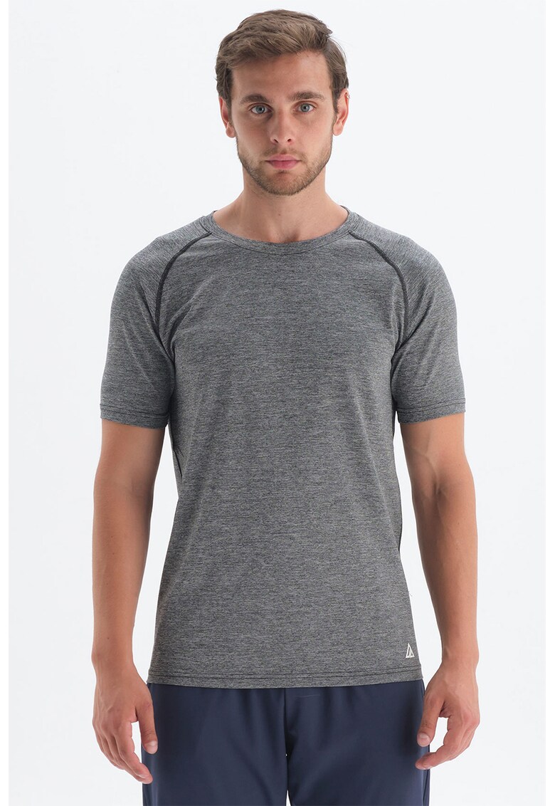 Tricou cu maneci raglan