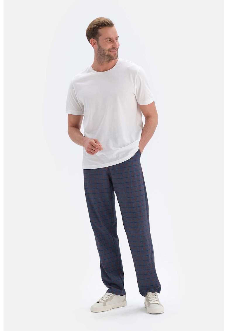Pantaloni de pijama in carouri