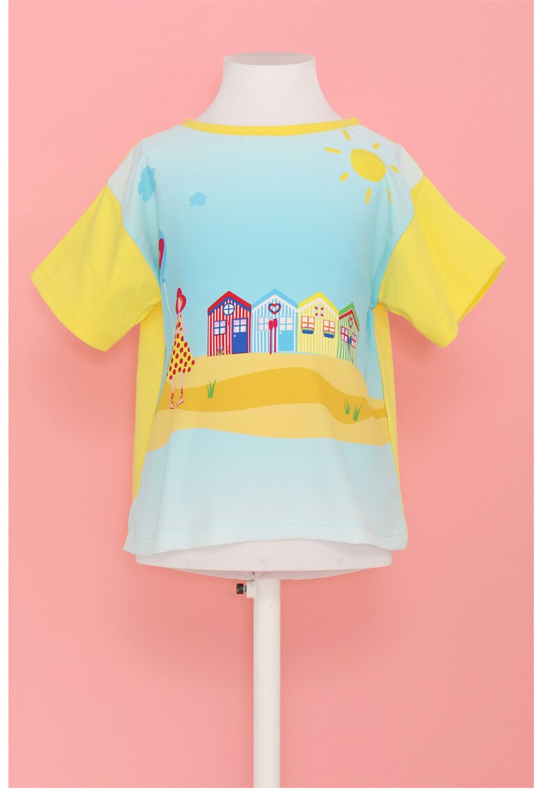 Tricou cu decolteu la baza gatului si imprimeu grafic