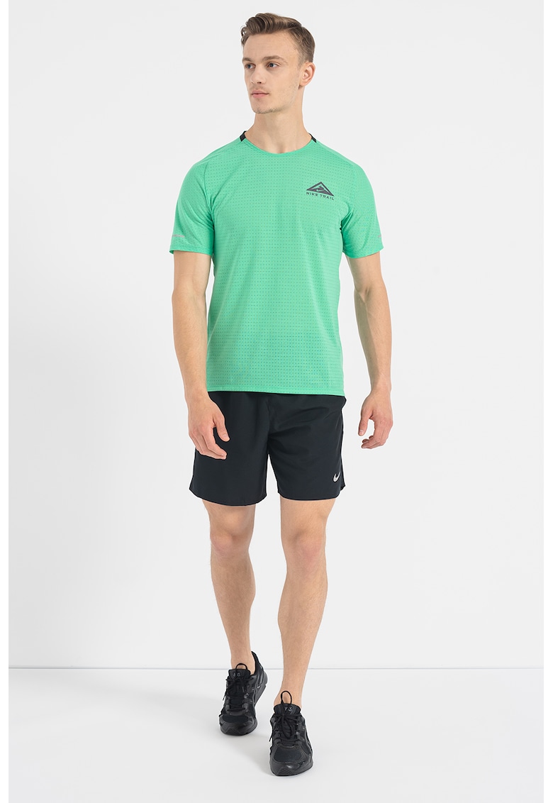 Tricou cu tehnologie Dri-Fit pentru alergare
