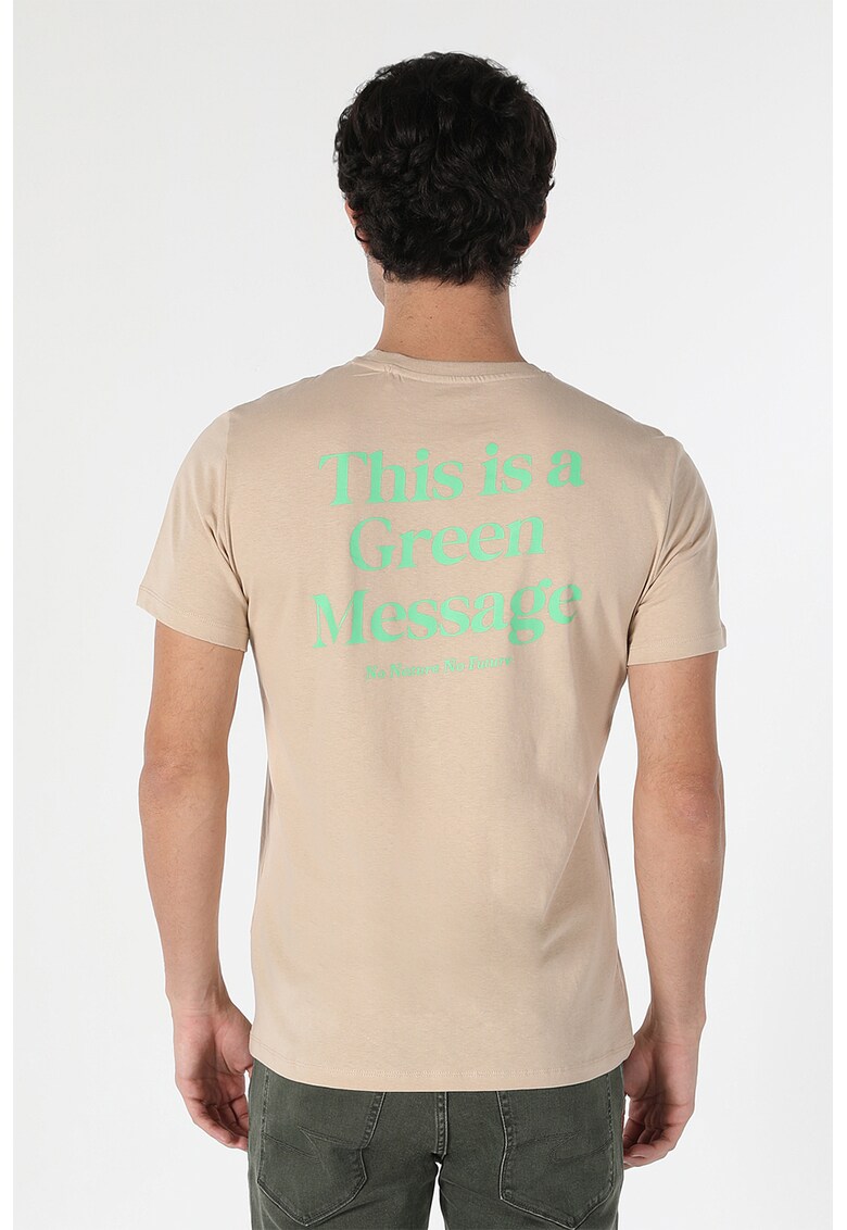 Tricou cu decolteu la baza gatului si imprimeu text