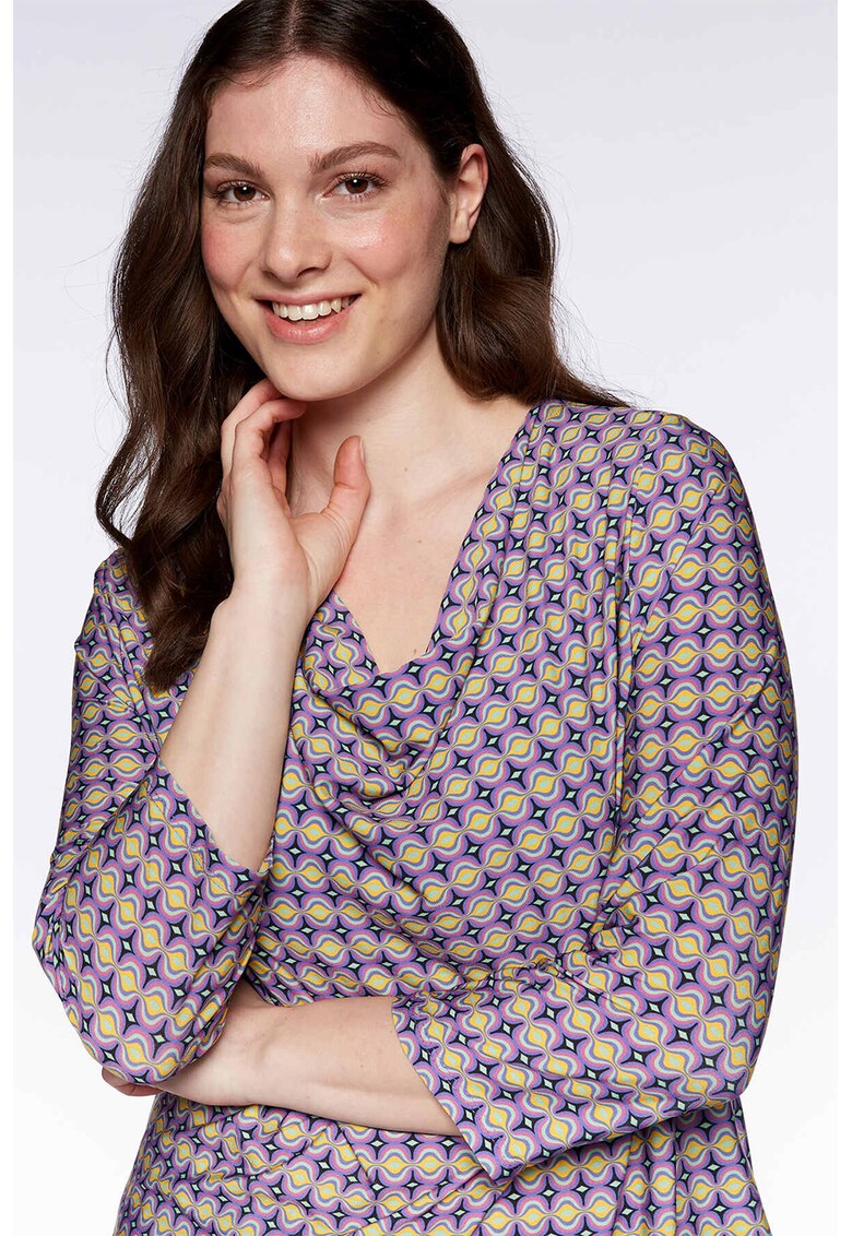 Bluza cu imprimeu grafic si maneci 3/4