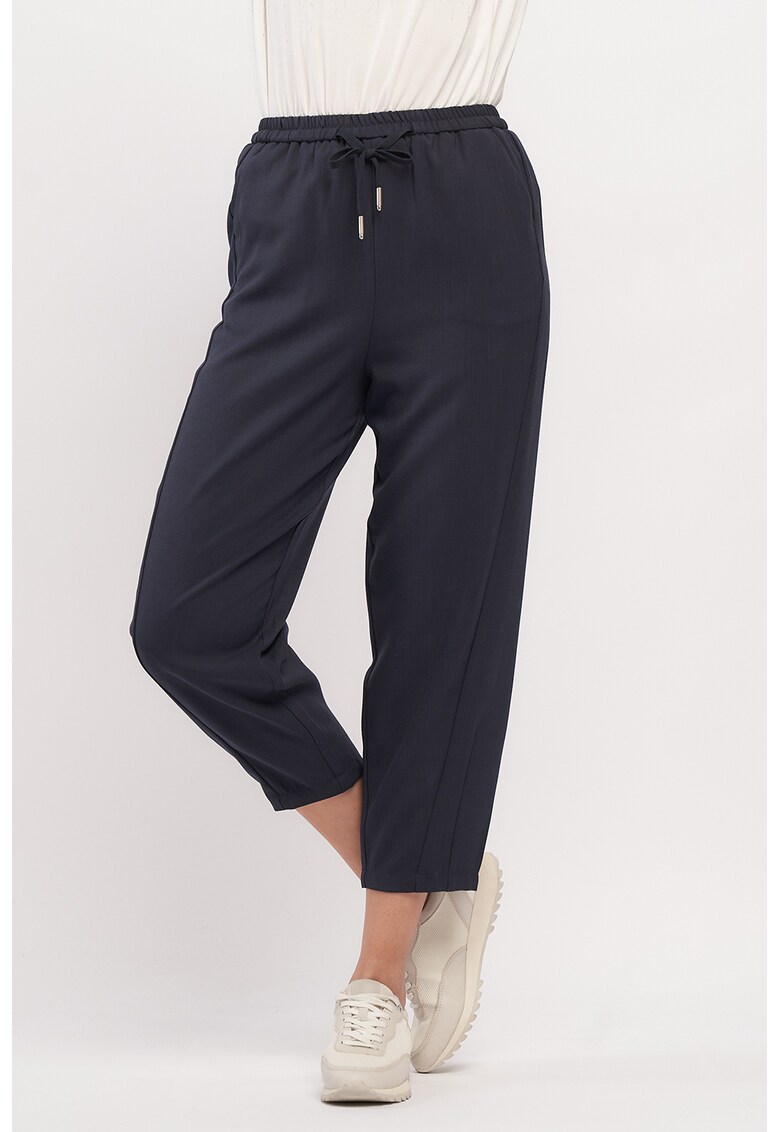 Pantaloni capri cu snururi