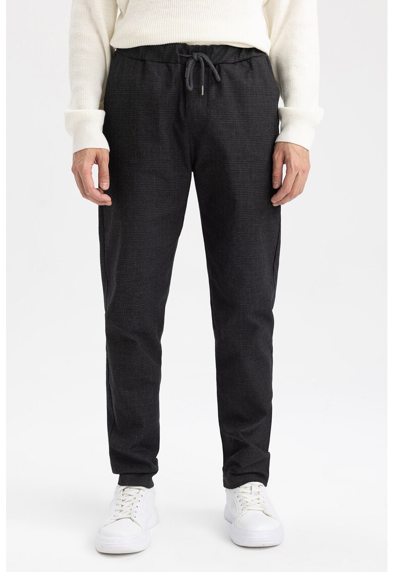 Pantaloni conici cu snur