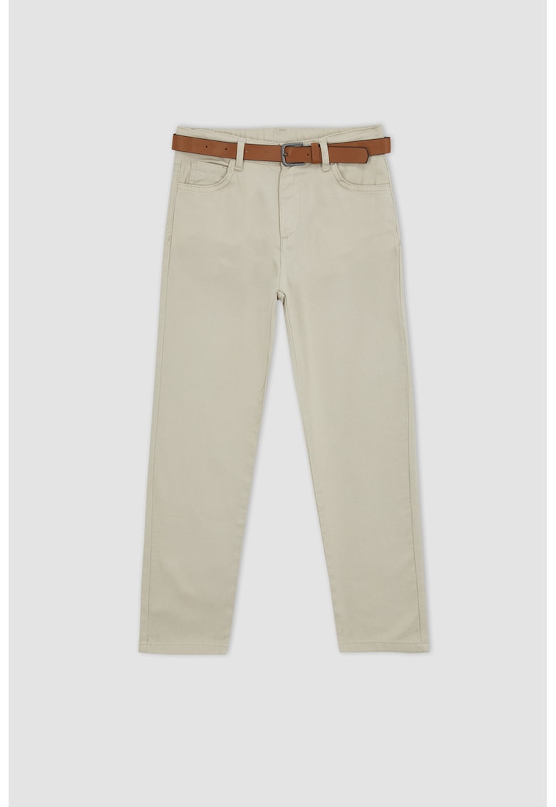 Pantaloni chino cu o curea