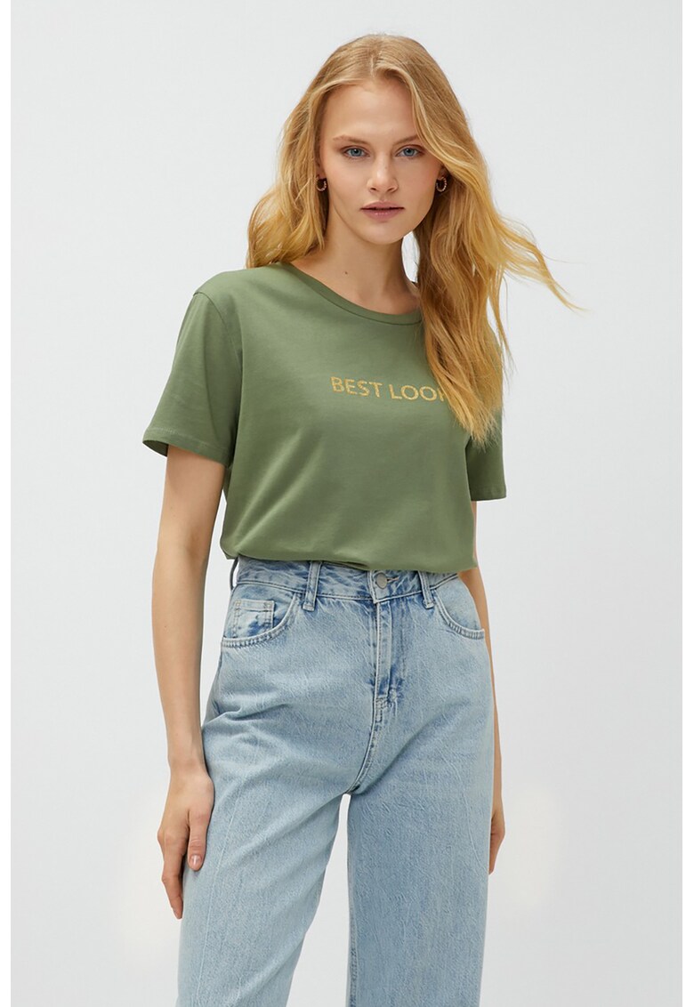 Tricou cu decolteu la baza gatului si imprimeu text