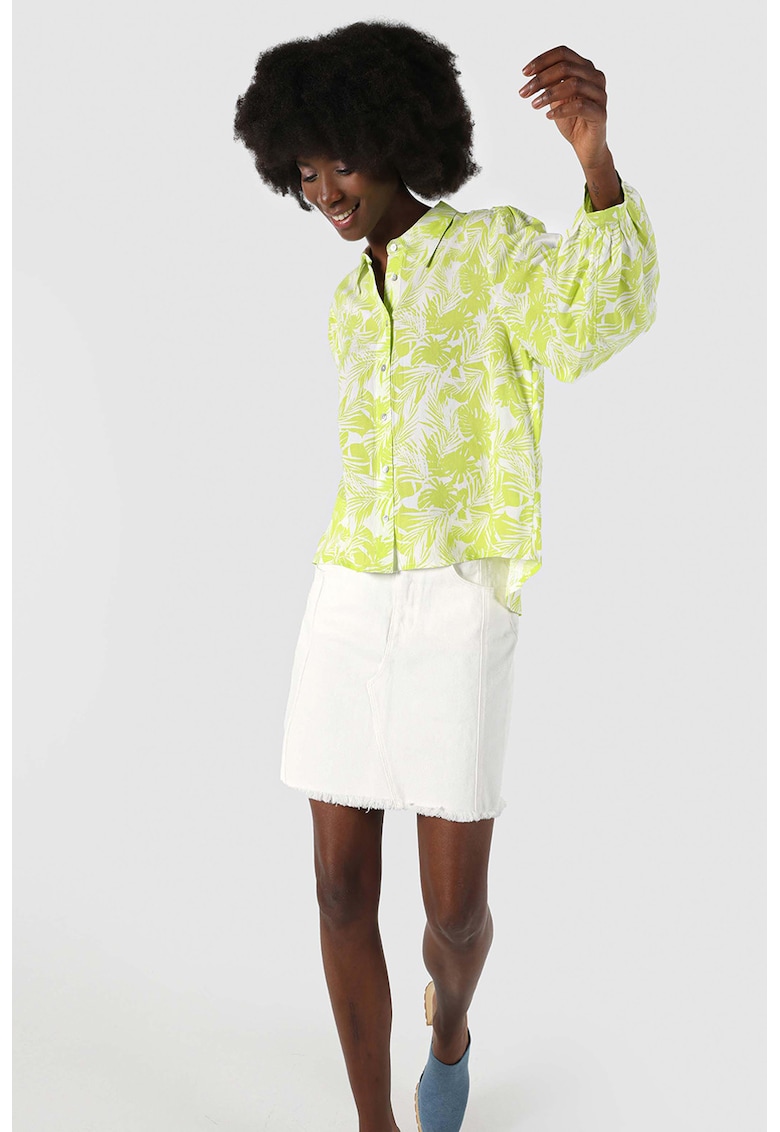 Tricou regular fit cu model tropical Tricou regular fit cu model tropical