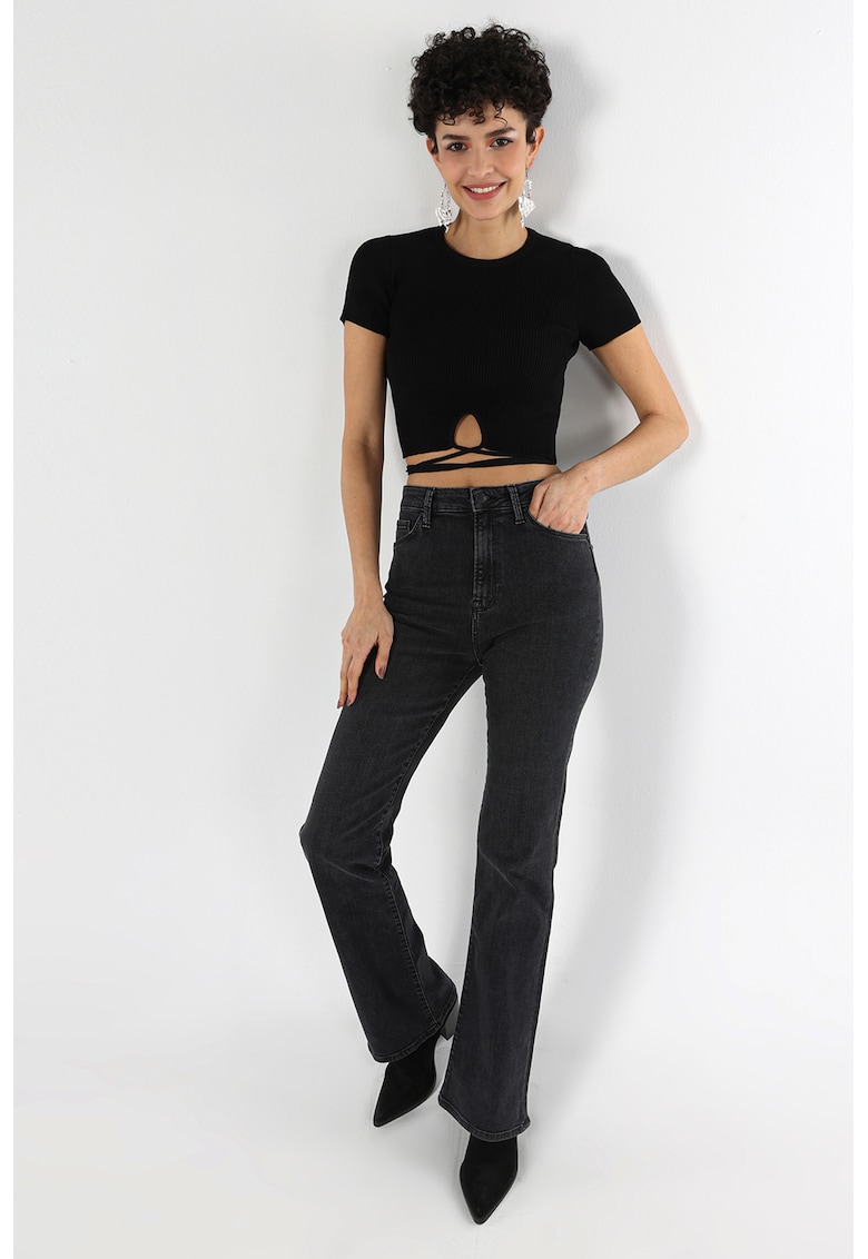 Tricou crop cu snur Tricou crop cu snur