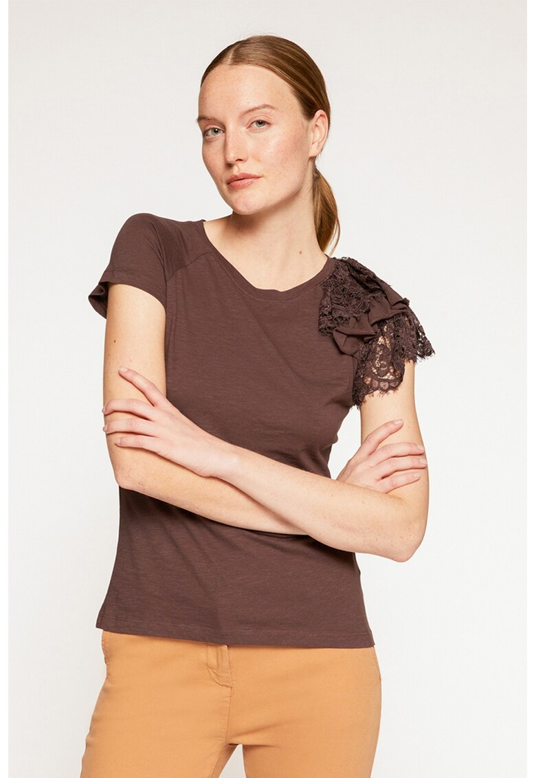 Tricou cu detalii de dantela