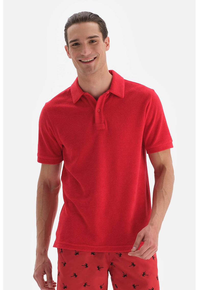Tricou polo cu fenta cu nasturi