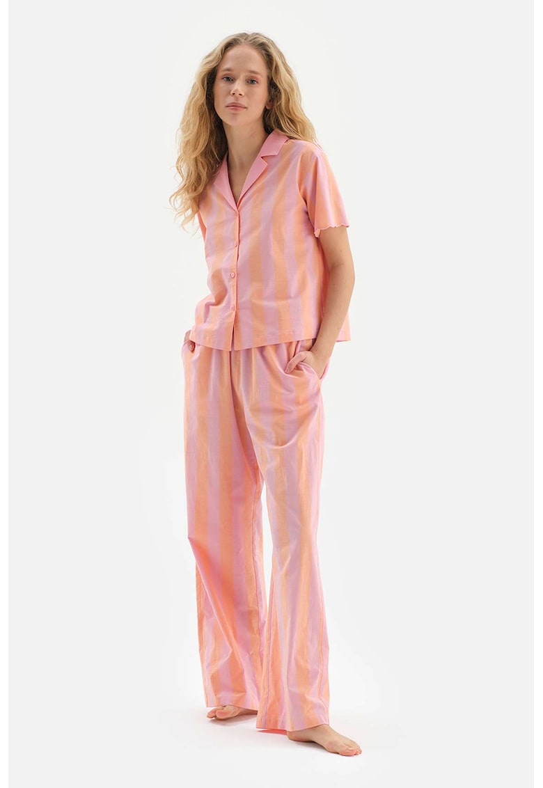 Pijama cu maneci lungi si model in dungi baie