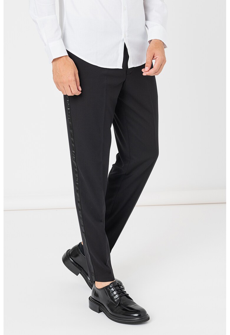 Pantaloni eleganti cu pensa si talie medie