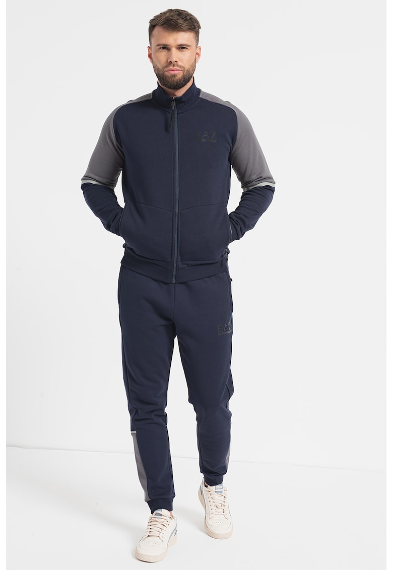Trening cu model colorblock si uni