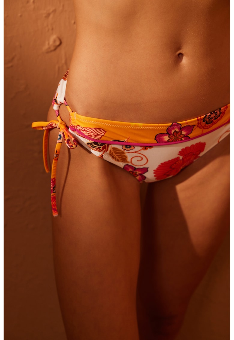 Slip cu imprimeu floral si snururi laterale de ajustare