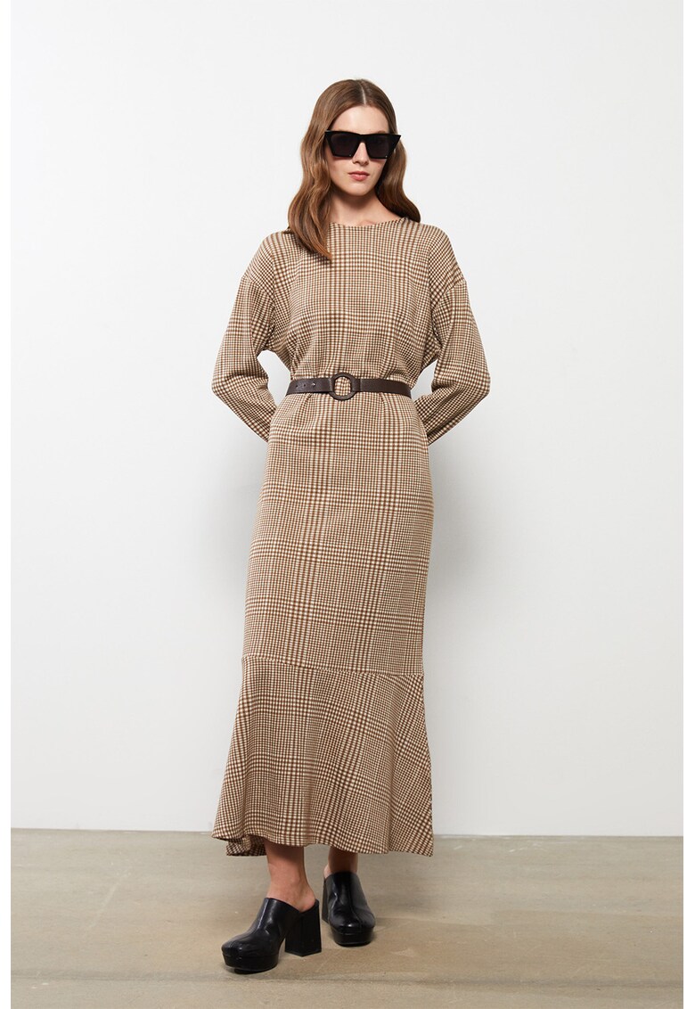 Rochie in carouri cu decolteu rotund