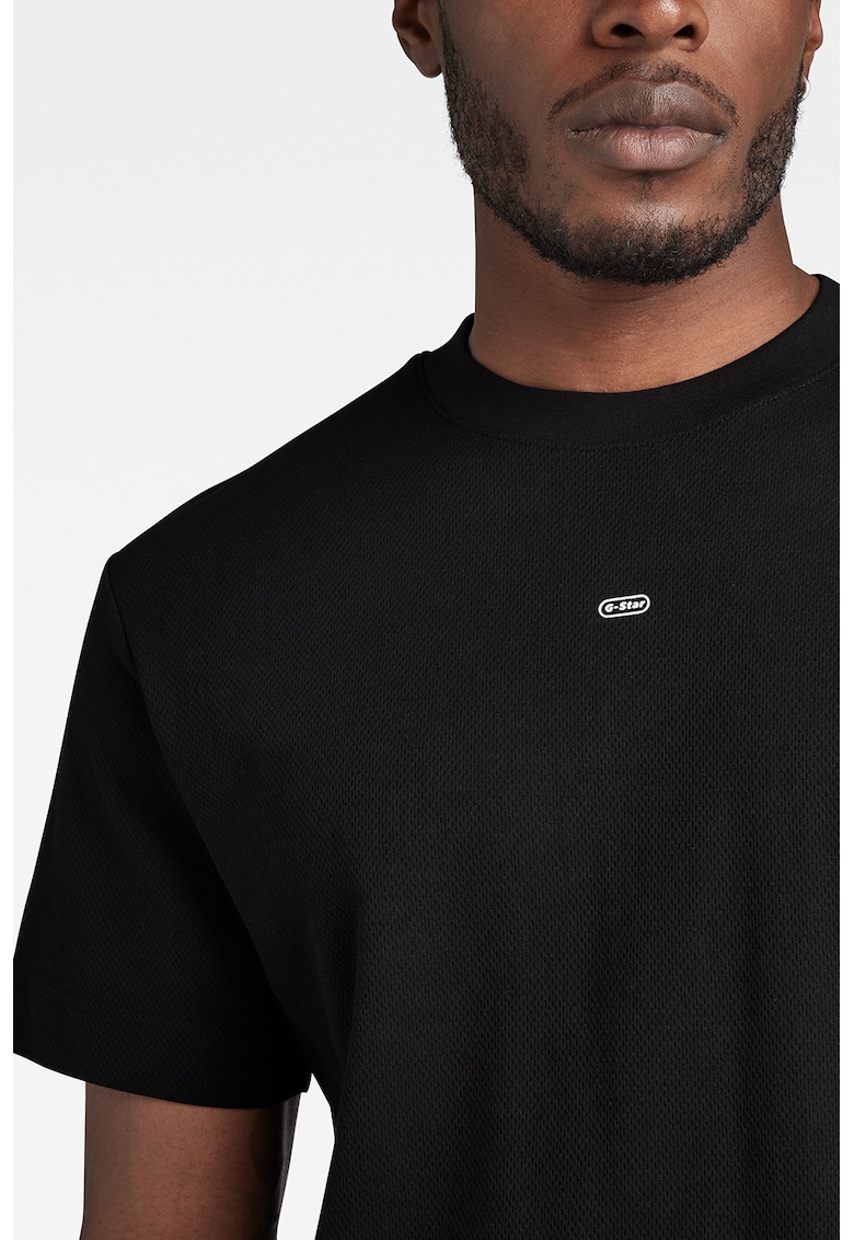 Tricou lejer cu decolteu la baza gatului Moto