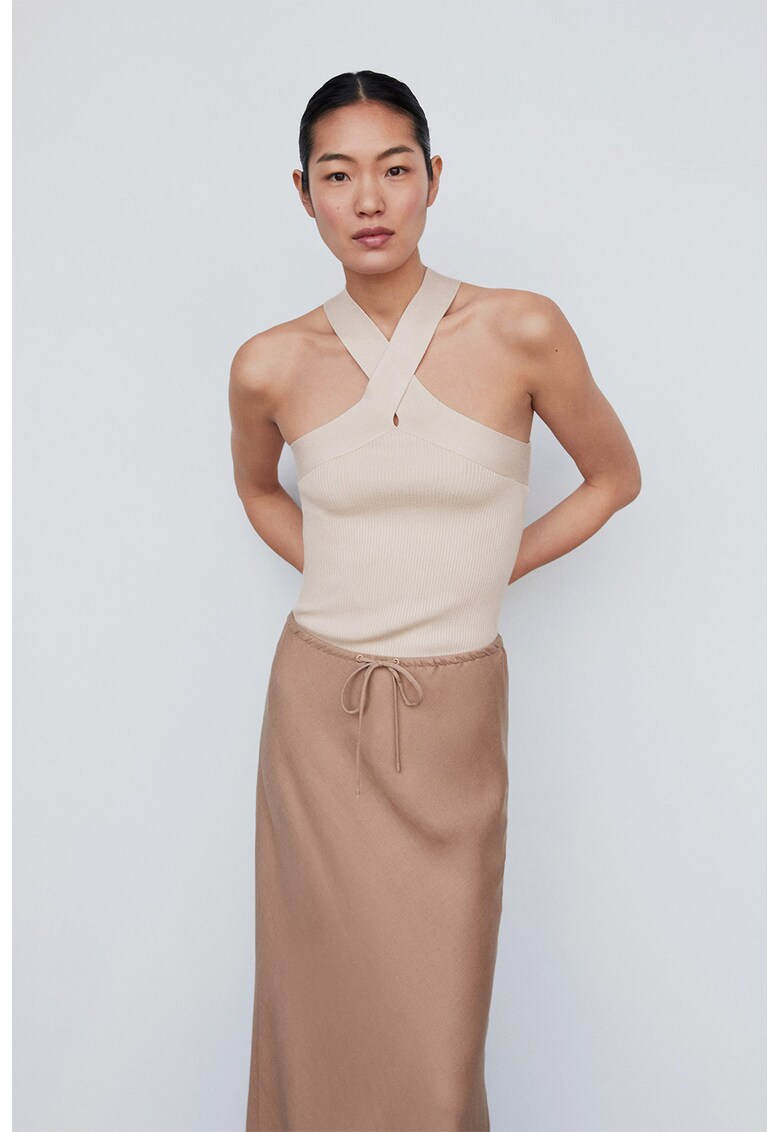 Top tricotat cu decolteu halter