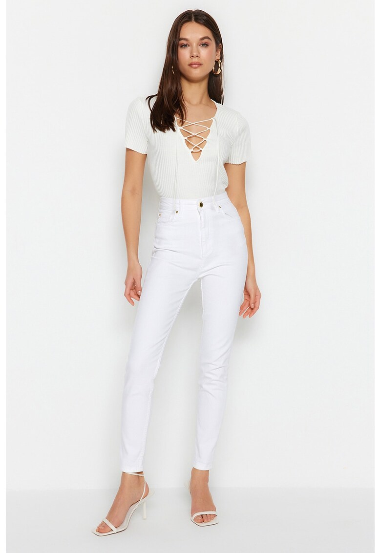Blugi skinny cu model cu 5 buzunare