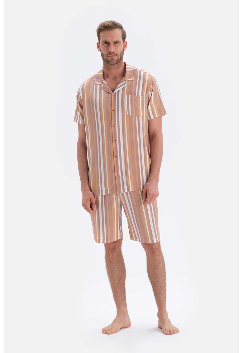 Pijama in dungi cu revere decupate