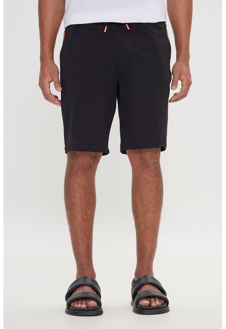 Bermude sport cu snururi si croiala dreapta