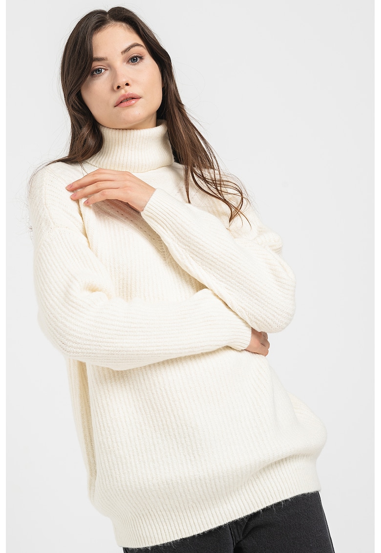Pulover lejer cu guler inalt