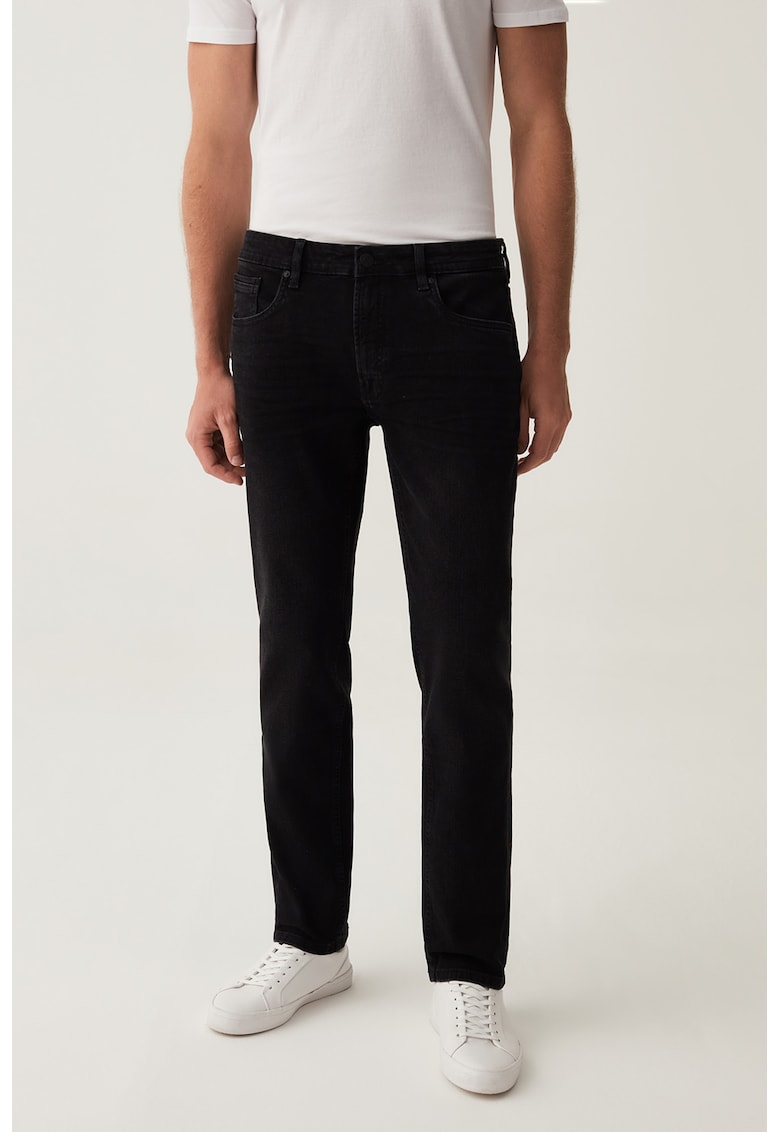 Blugi slim fit