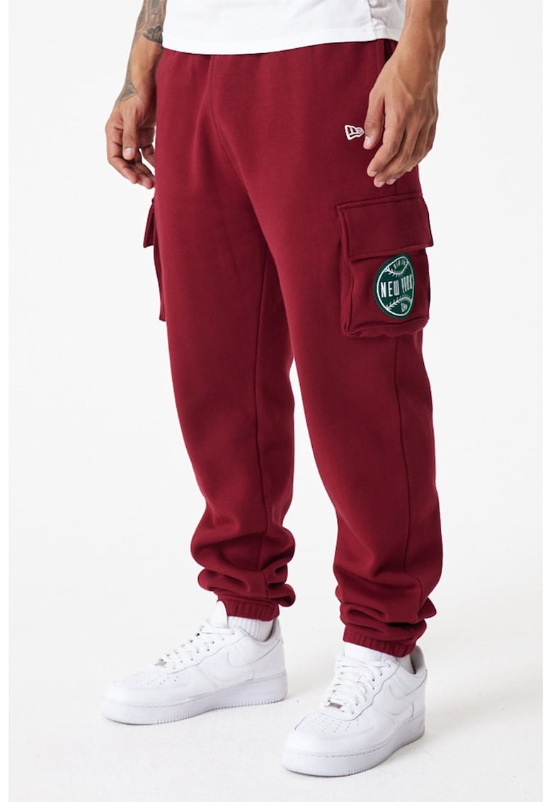 Pantaloni sport cargo cu talie medie - Rosu inchis